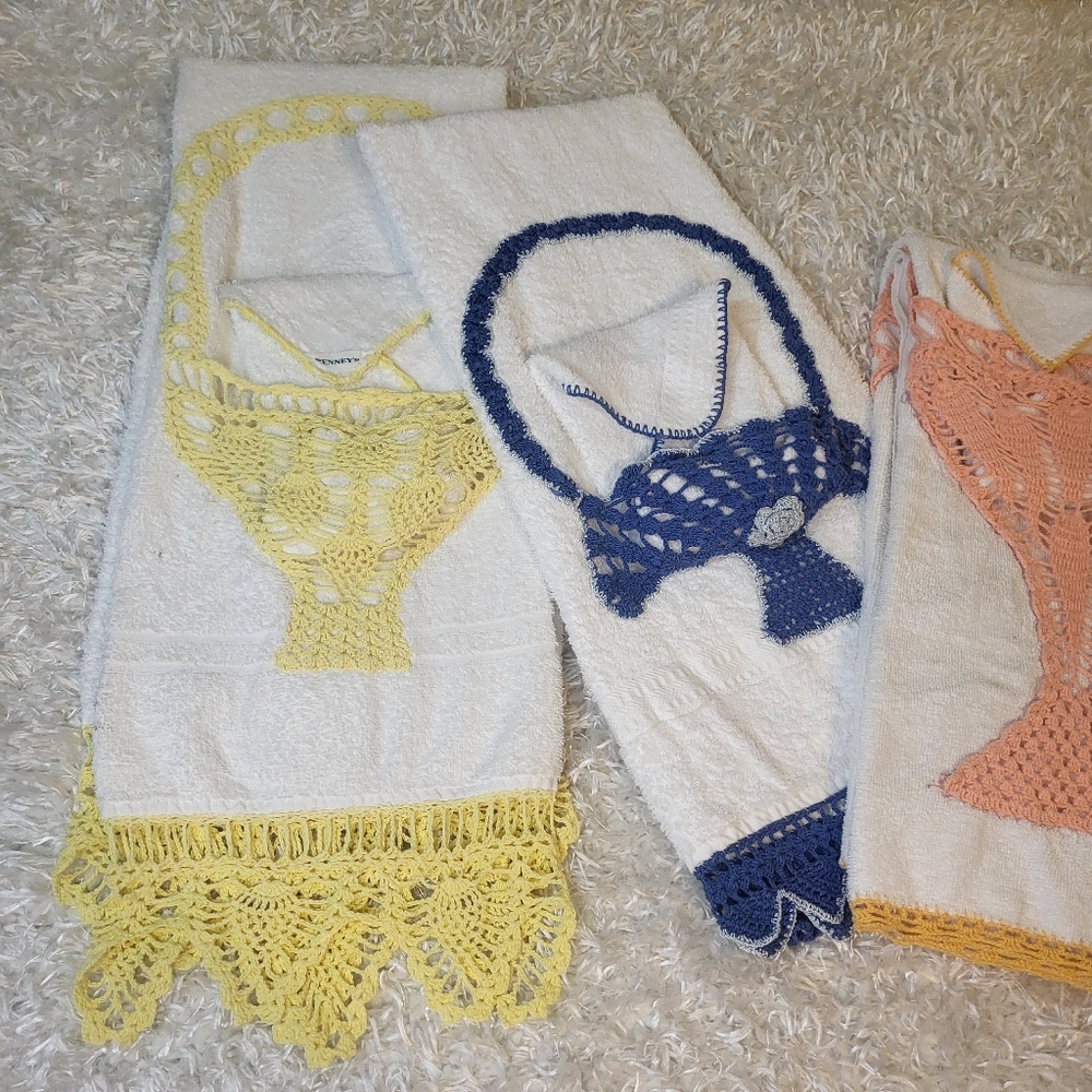Penny's Decorative Bath Towels, Sea Shell Crochet, Set of 3, Blue Yellow Pink - Picture 10 of 10